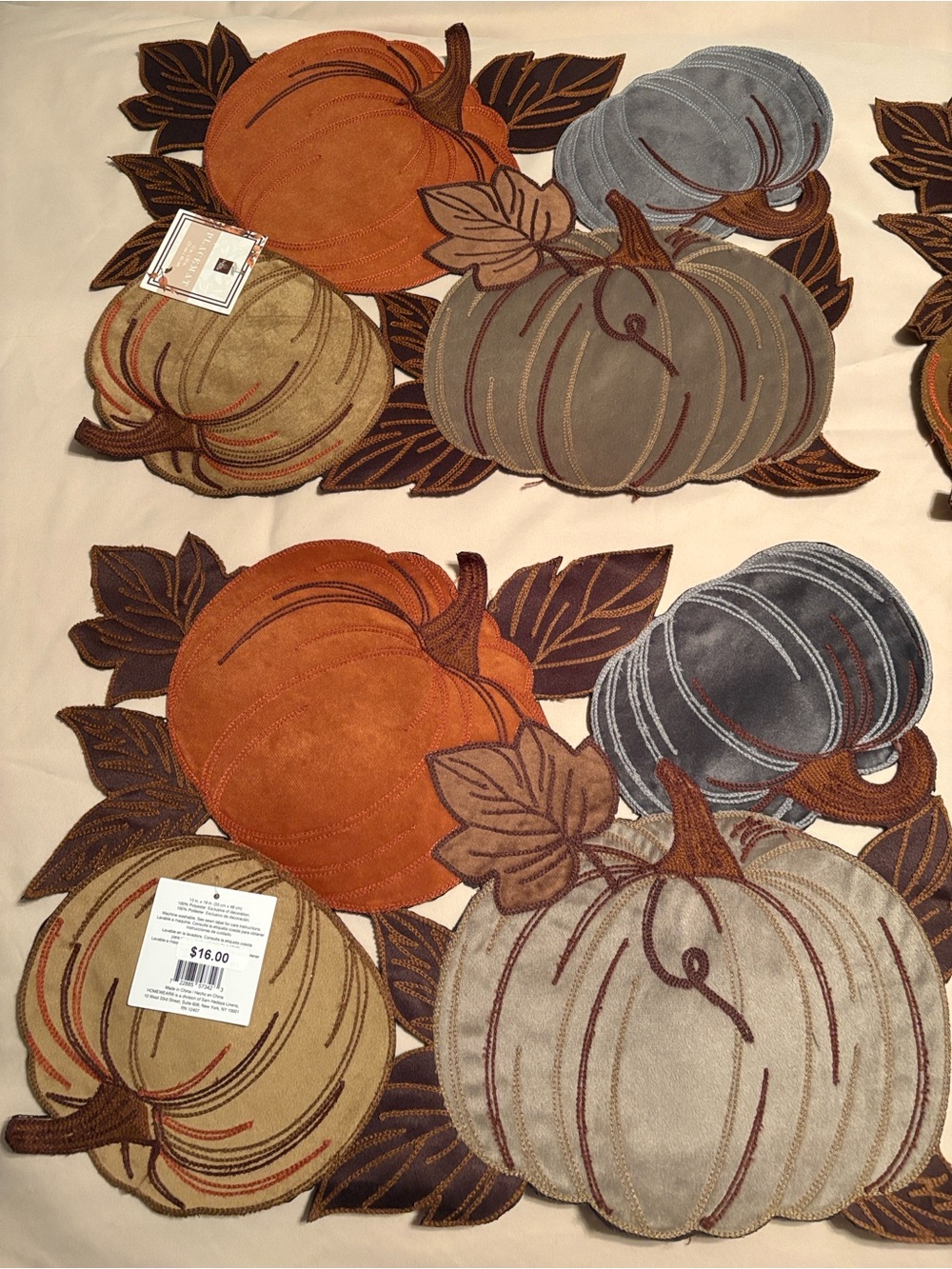NWT Homewear Set of 4 Die Cut Pumpkin Fall Thanksgiving Placemats 13"x19" - Picture 3 of 9